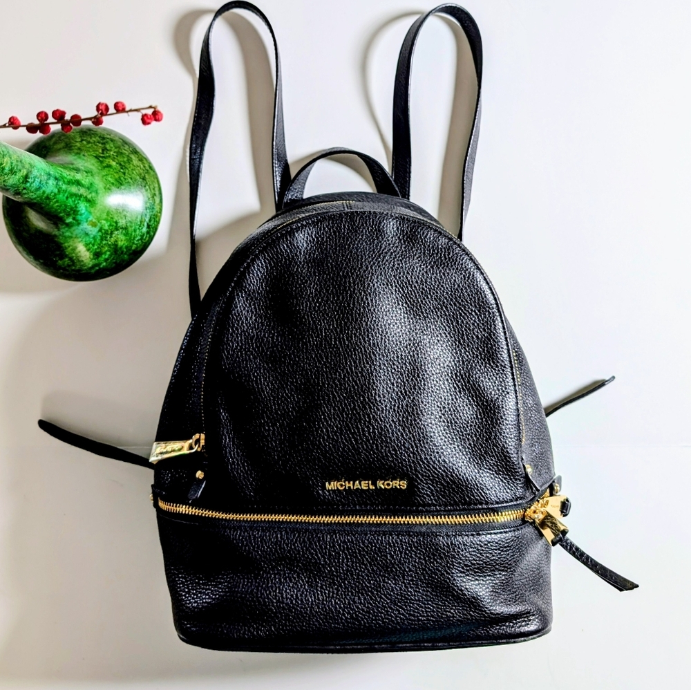 Michael Kors Rhea Pebbled Leather Backpack Black. EUC.